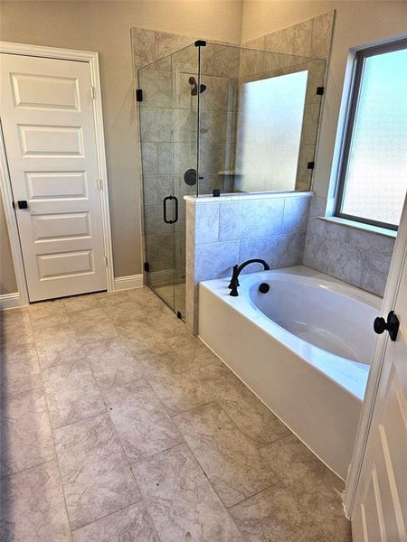 Furnished interior view inside a new home in , Van Alstyne (Image 8).