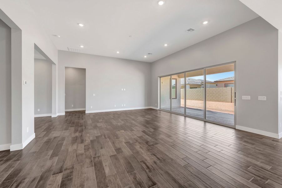 Spacious, unfurnished interior of a new home in Blossom Rock, Apache Junction (Image 30). Spacious, unfurnished interior of a new home in Blossom Rock, Apache Junction (Image 30).