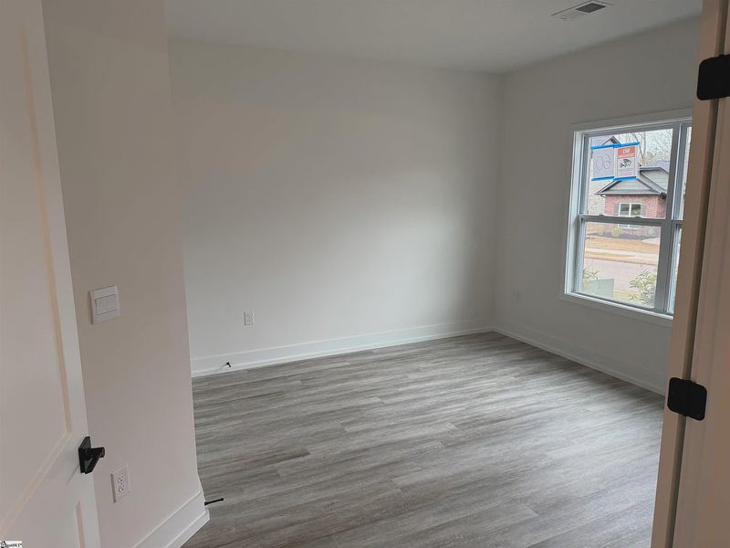 Spacious, unfurnished interior of a new home in Hidden Lake Estates, Greenville (Image 6).