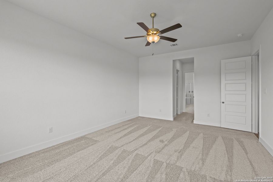 Spacious, unfurnished interior of a new home in Homestead, Schertz (Image 28).