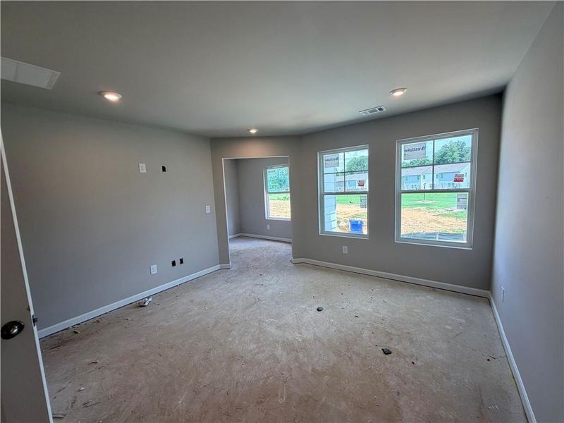 Image 11 of a home in Village Green. Image 11 of a home in Village Green.