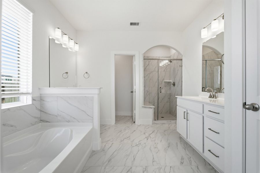 Furnished interior view inside a new home in River Ranch Meadows, Dayton (Image 11).