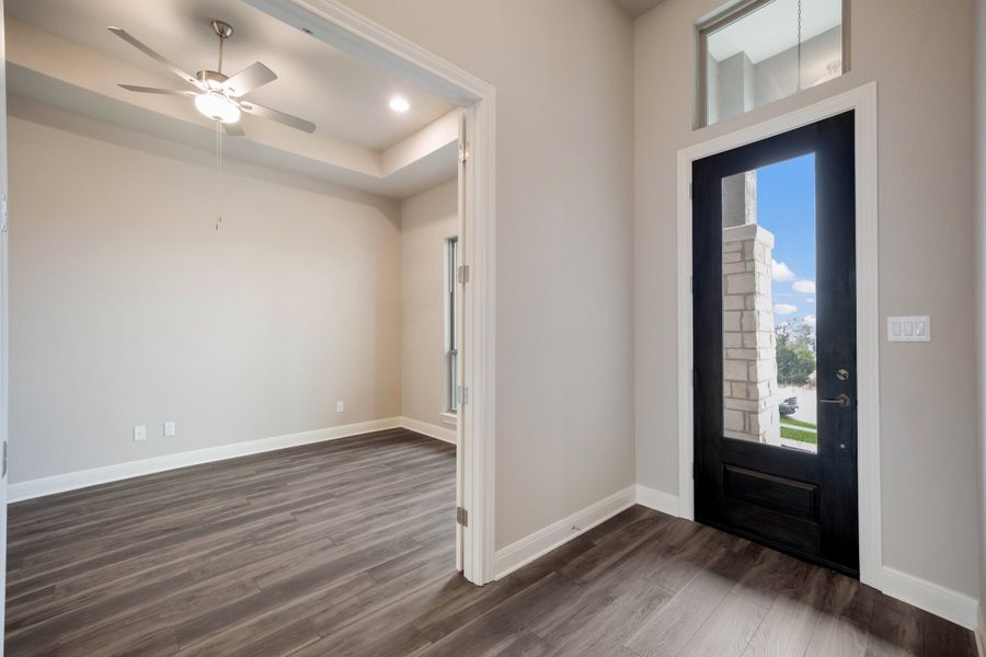 Representative unfurnished interior of a home built from the The Davinci by Whitestone Custom Homes in Johnson Ranch, Bulverde (Image 21).