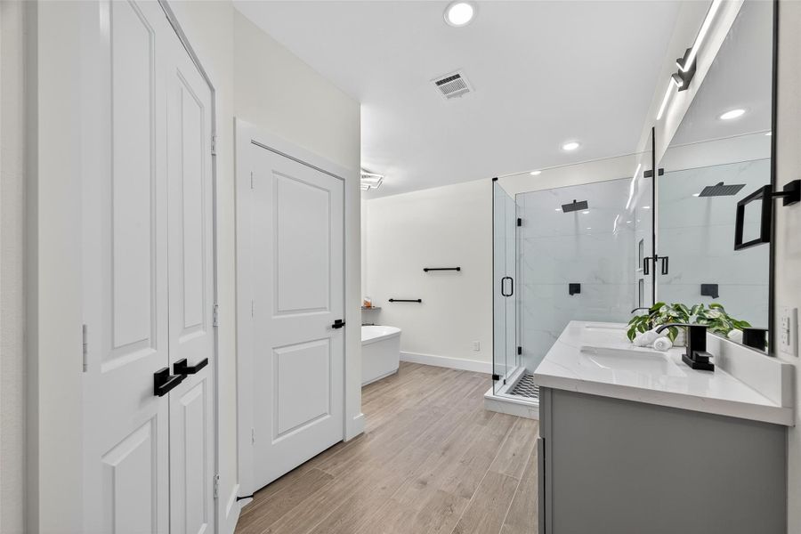 Furnished interior view inside a new home in , Crosby (Image 15).