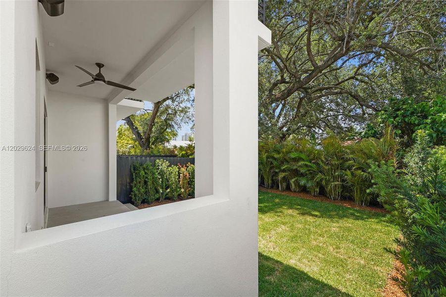 Exterior details and patio area of a home in , Miami (Image 28).