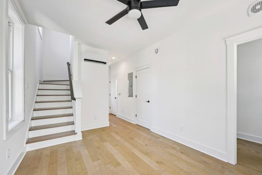Spacious, unfurnished interior of a new home in , Atlanta (Image 28).