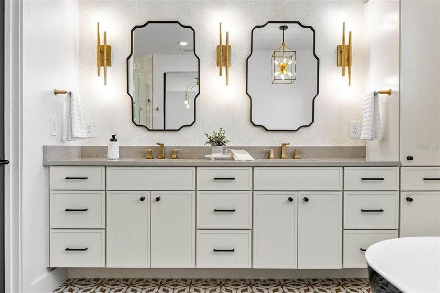 Close-up of interior finishes inside a home in College Park, Orlando (Image 20).