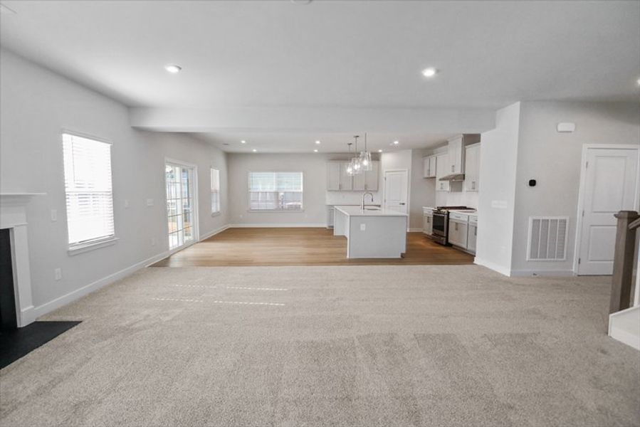 Spacious, unfurnished interior of a new home in Linden Park, Duncan (Image 14). Spacious, unfurnished interior of a new home in Linden Park, Duncan (Image 14).
