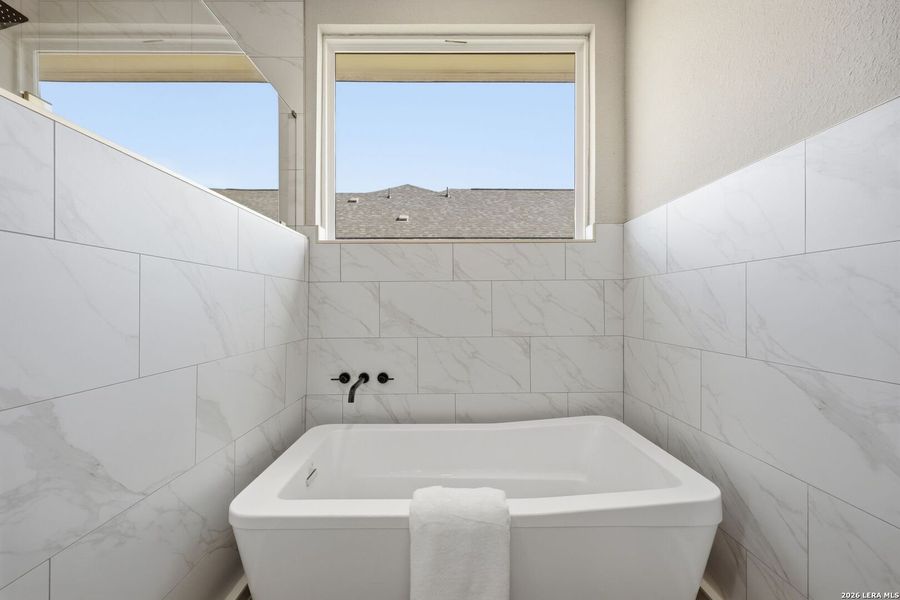 Close-up of interior finishes inside a home in , Atascosa (Image 20).
