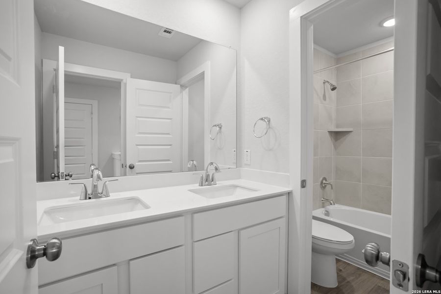 Furnished interior view inside a new home in Mesa Vista, San Antonio (Image 9).
