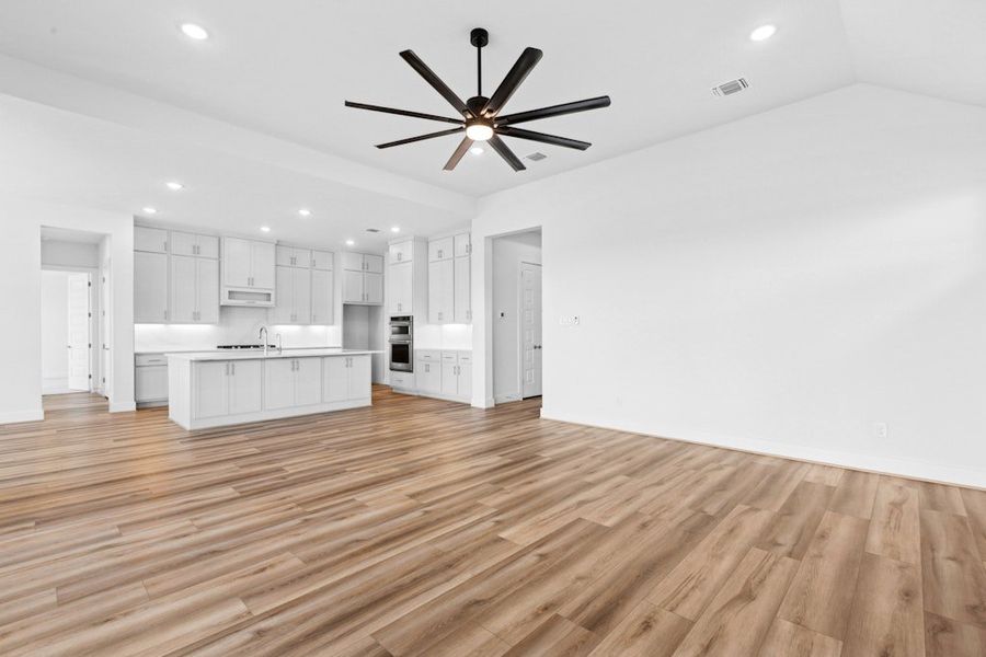 Spacious, unfurnished interior of a new home in Leander Estates, Leander (Image 17).