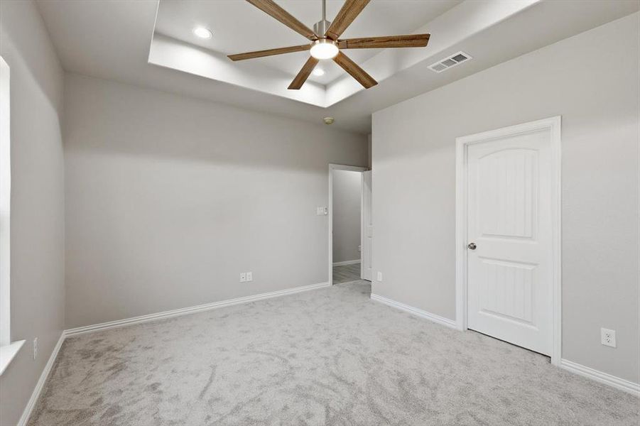 Spacious, unfurnished interior of a new home in , Bridgeport (Image 31).