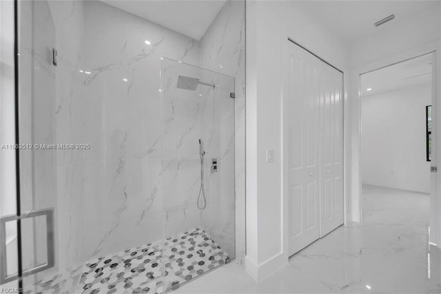 Image 28 of a home in .