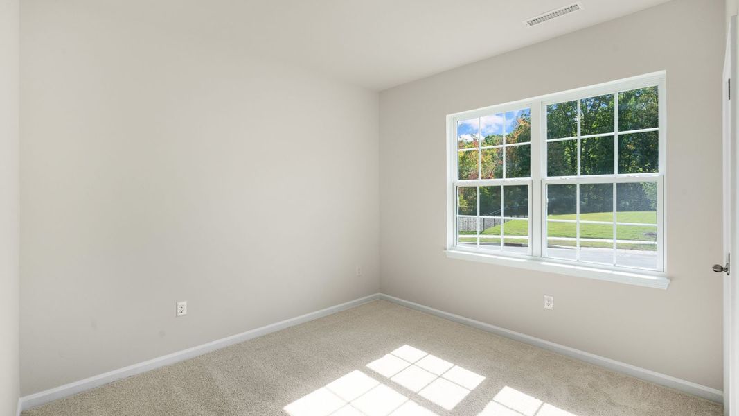 Spacious, unfurnished interior of a new home in Forest Creek, Winston-Salem (Image 25).