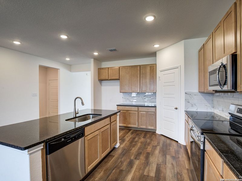 Furnished interior view inside a new home in Hannah Heights, Seguin (Image 8).