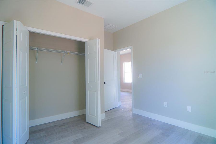 Spacious, unfurnished interior of a new home in , Ocala (Image 15).