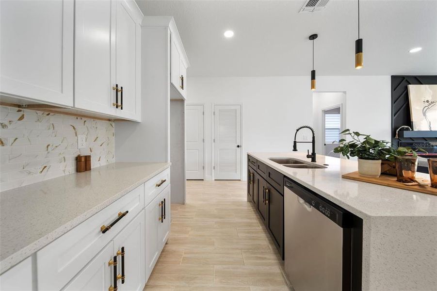 Furnished interior view inside a new home in , Orlando (Image 13).