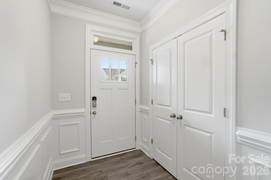 Spacious, unfurnished interior of a new home in Harrisburg Village, Harrisburg (Image 24).