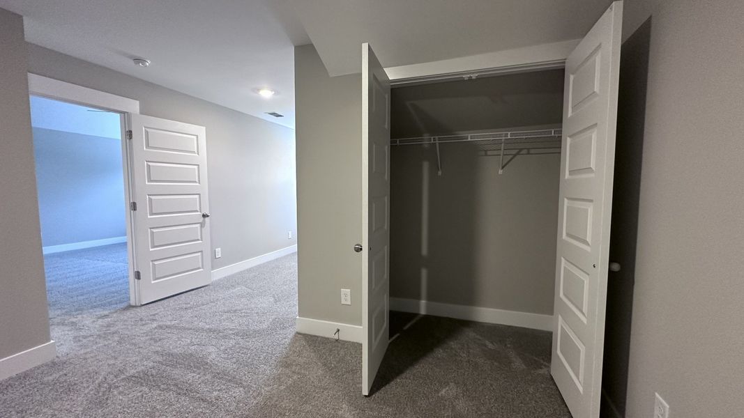 Spacious, unfurnished interior of a new home in Veterans Cove, Murfreesboro (Image 35).