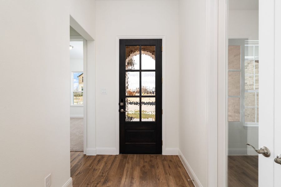 Spacious, unfurnished interior of a new home in Lake Breeze, Lavon (Image 16).