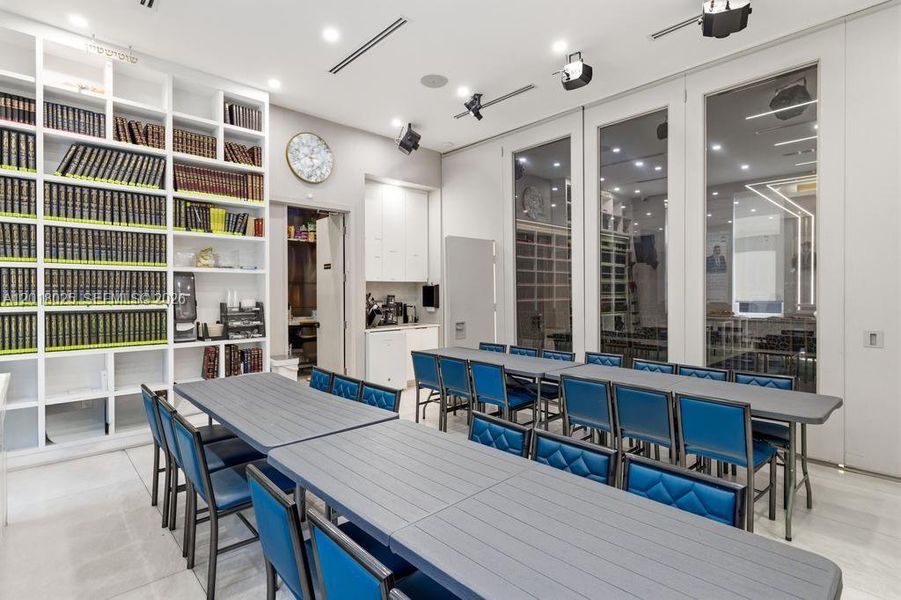 Community amenities in , Dania Beach (Image 27).