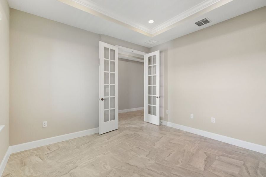 Spacious, unfurnished interior of a new home in Headwaters at Lofton Creek, Yulee (Image 13).