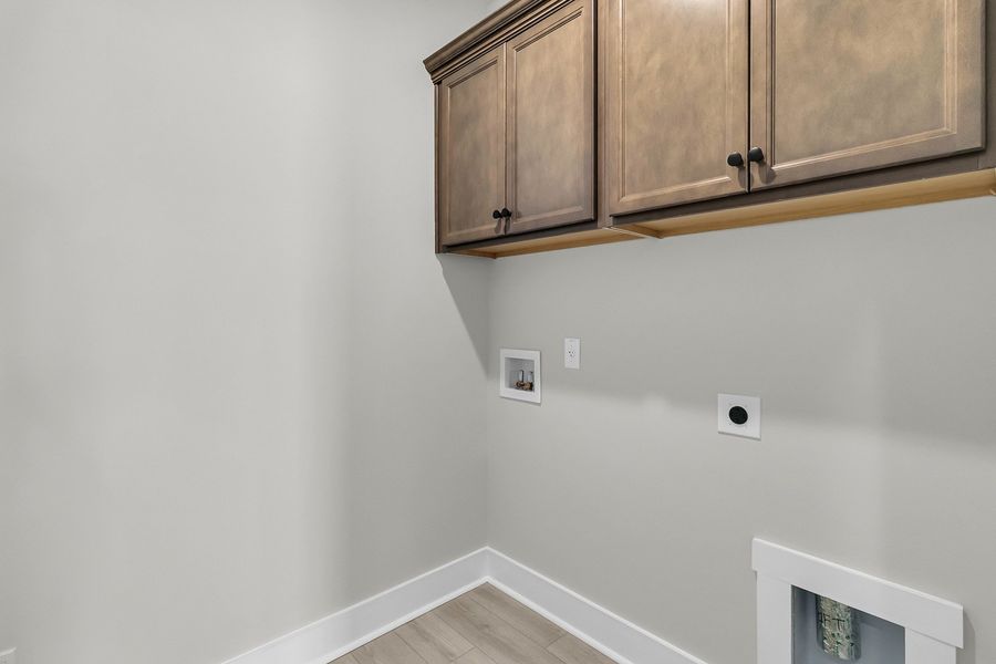 Spacious, unfurnished interior of a new home in Six Oaks, Summerville (Image 45).