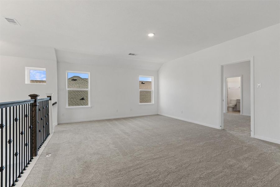 Spacious, unfurnished interior of a new home in Bridgeland Creekland Village, Cypress (Image 14).