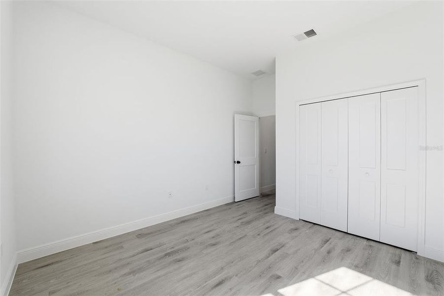 Spacious, unfurnished interior of a new home in , Ocala (Image 30).