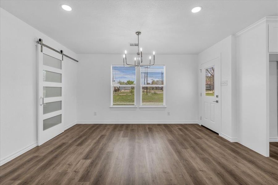 Spacious, unfurnished interior of a new home in , Riesel (Image 15).