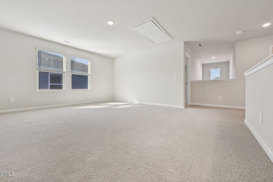 30-web-or-mls-Raleigh - Oak Manor - 749