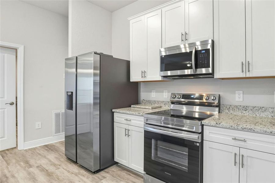 Furnished interior view inside a new home in , Lakeland (Image 5).