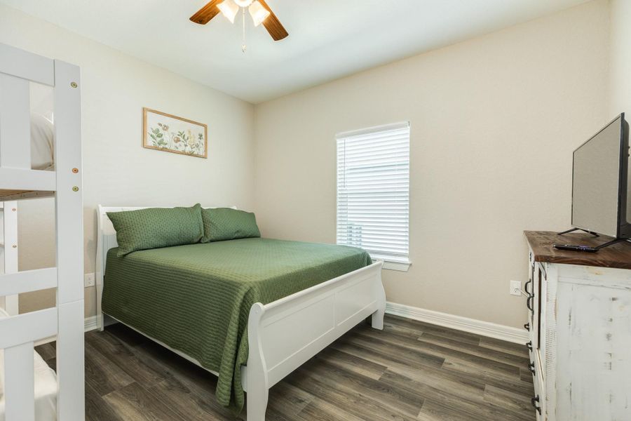 3rd bedroom has bed and bunks 3rd bedroom has bed and bunks