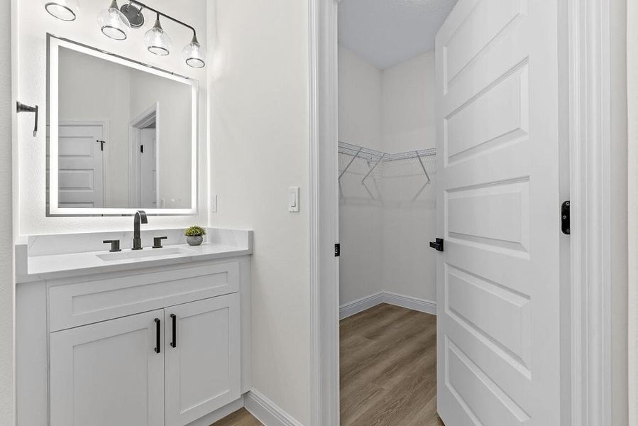 8836-97th-Ct-HigMedia-034-1280