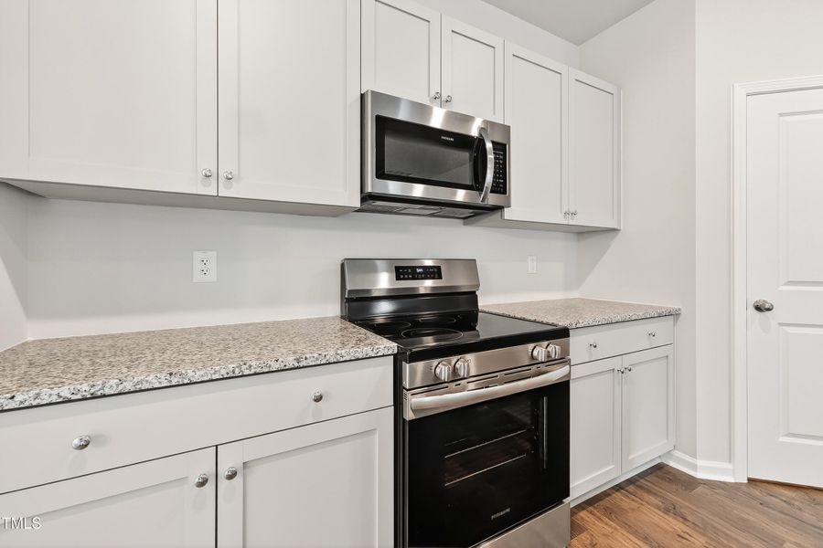 Ral_Barrington_431 (24) Ral_Barrington_431 (24)