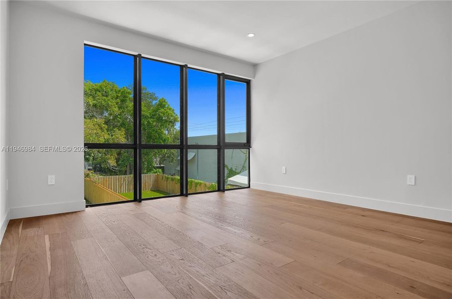 Spacious, unfurnished interior of a new home in , Miami (Image 23).