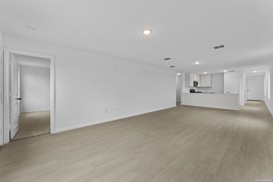 Spacious, unfurnished interior of a new home in Randolph Crossing, Converse (Image 19).