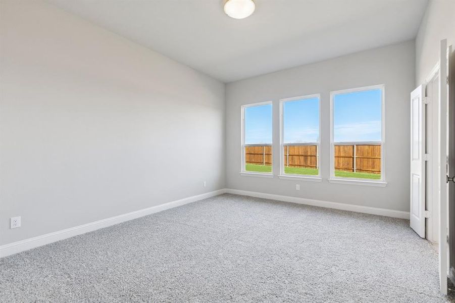 Spacious, unfurnished interior of a new home in Venetian, Weston (Image 14).