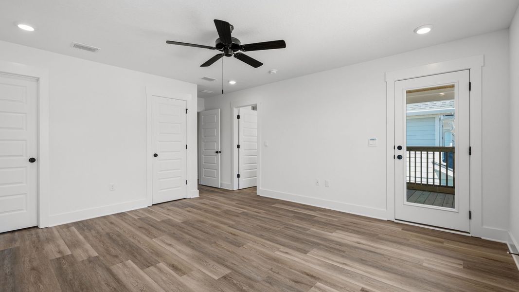 Spacious, unfurnished interior of a new home in Colonial East, Panama City Beach (Image 23). Spacious, unfurnished interior of a new home in Colonial East, Panama City Beach (Image 23).