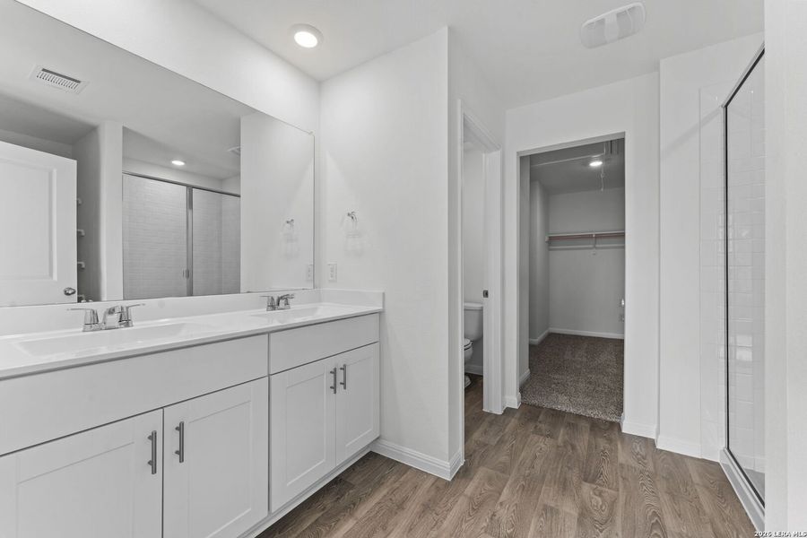 Furnished interior view inside a new home in Paramount, Kyle (Image 4).