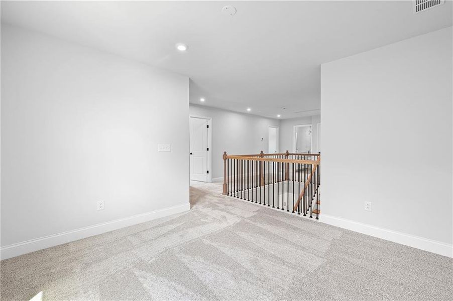 Spacious, unfurnished interior of a new home in Hawthorne Ridge, McDonough (Image 15).