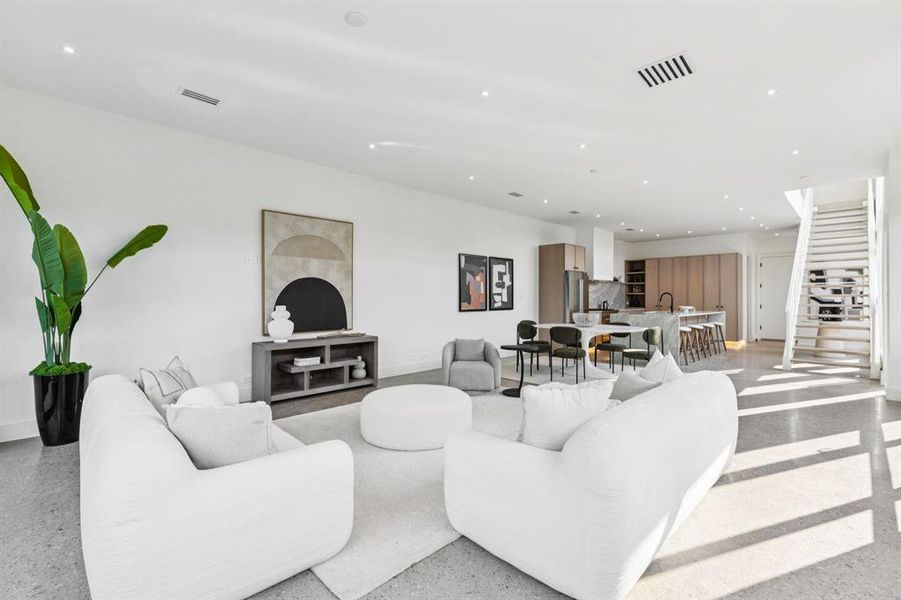 Furnished interior view inside a new home in , Dallas (Image 13). Furnished interior view inside a new home in , Dallas (Image 13).