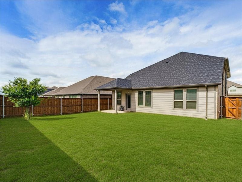 Exterior details and patio area of a home in Madero, Haslet (Image 3).