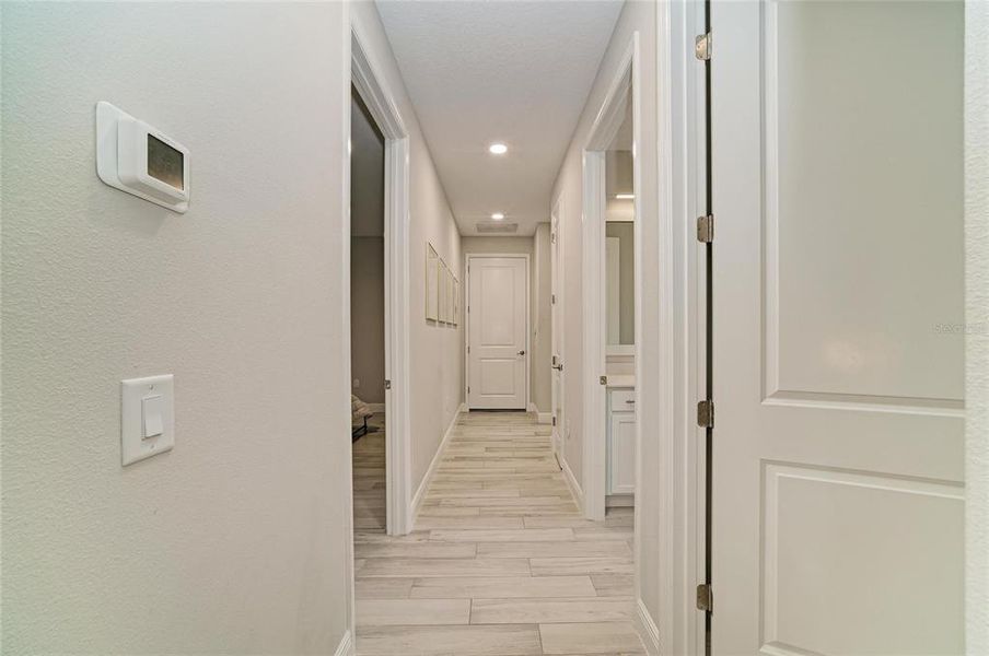 Spacious, unfurnished interior of a new home in , Sarasota (Image 24).