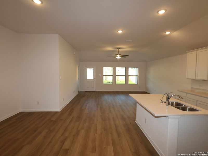 Spacious, unfurnished interior of a new home in Greenspoint Heights, Seguin (Image 40).