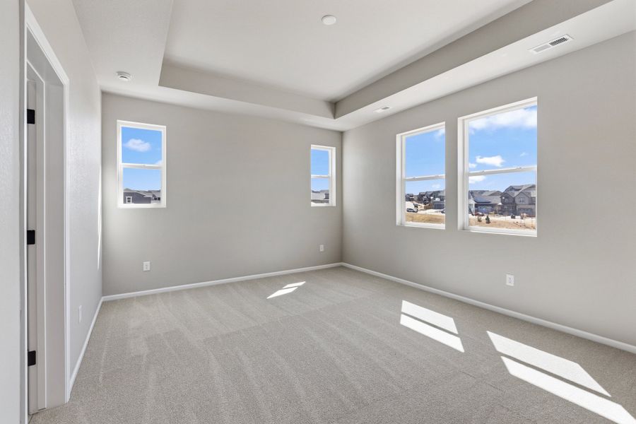 Spacious, unfurnished interior of a new home in The Estates Collection at Murphy Creek, Aurora (Image 17).