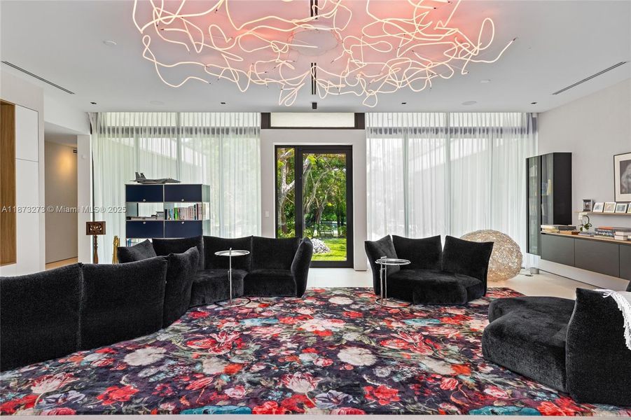 Furnished interior view inside a new home in , Pinecrest (Image 47).