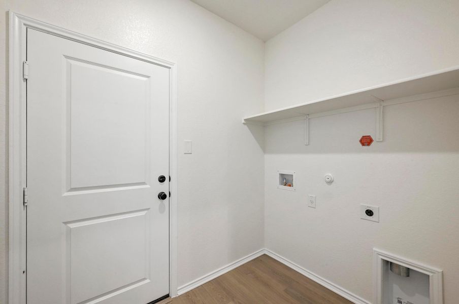 Spacious, unfurnished interior of a new home in Creekside at Estancia, Austin (Image 13).