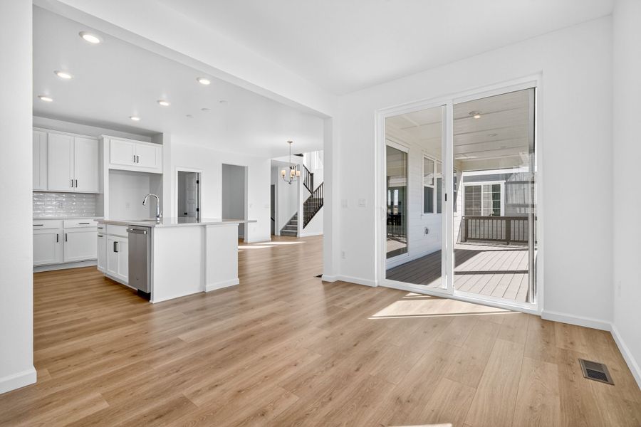 Spacious, unfurnished interior of a new home in Macanta, Castle Rock (Image 18).