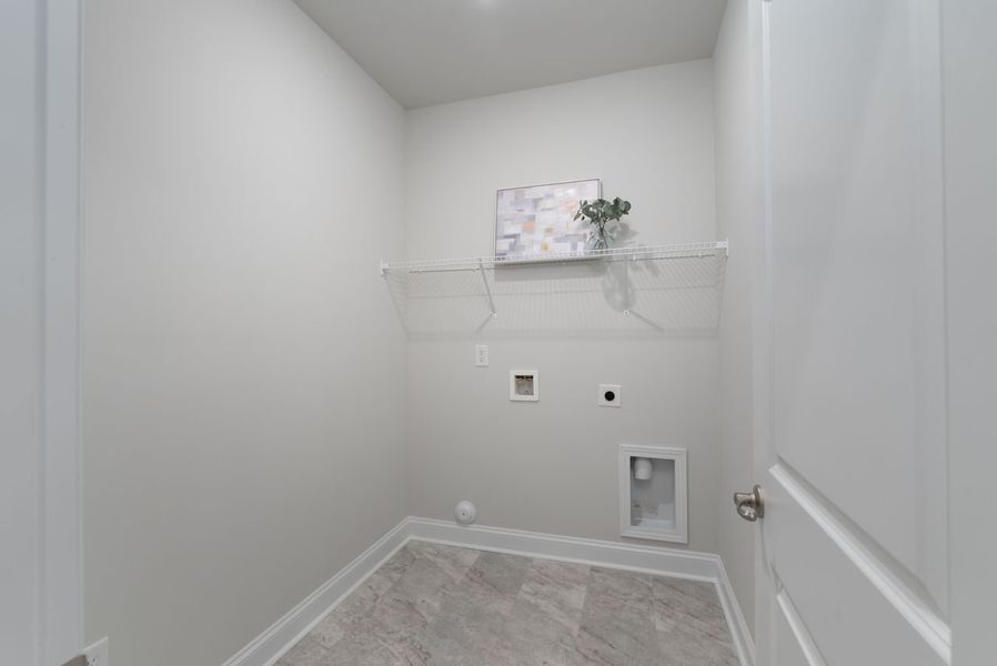 Representative unfurnished interior of a home built from the 3327 by Adams Homes in The Fields of Walnut Creek, Pendergrass (Image 21).